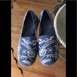 Yuu Krishna Blue shoe.